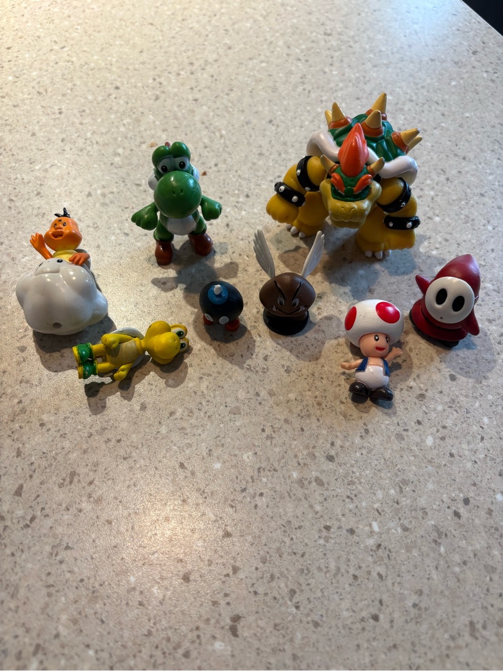 Nintendo 2007 Super Mario Luigi Yoshi Princess Peach Bomb PVC Mini Figure Lot